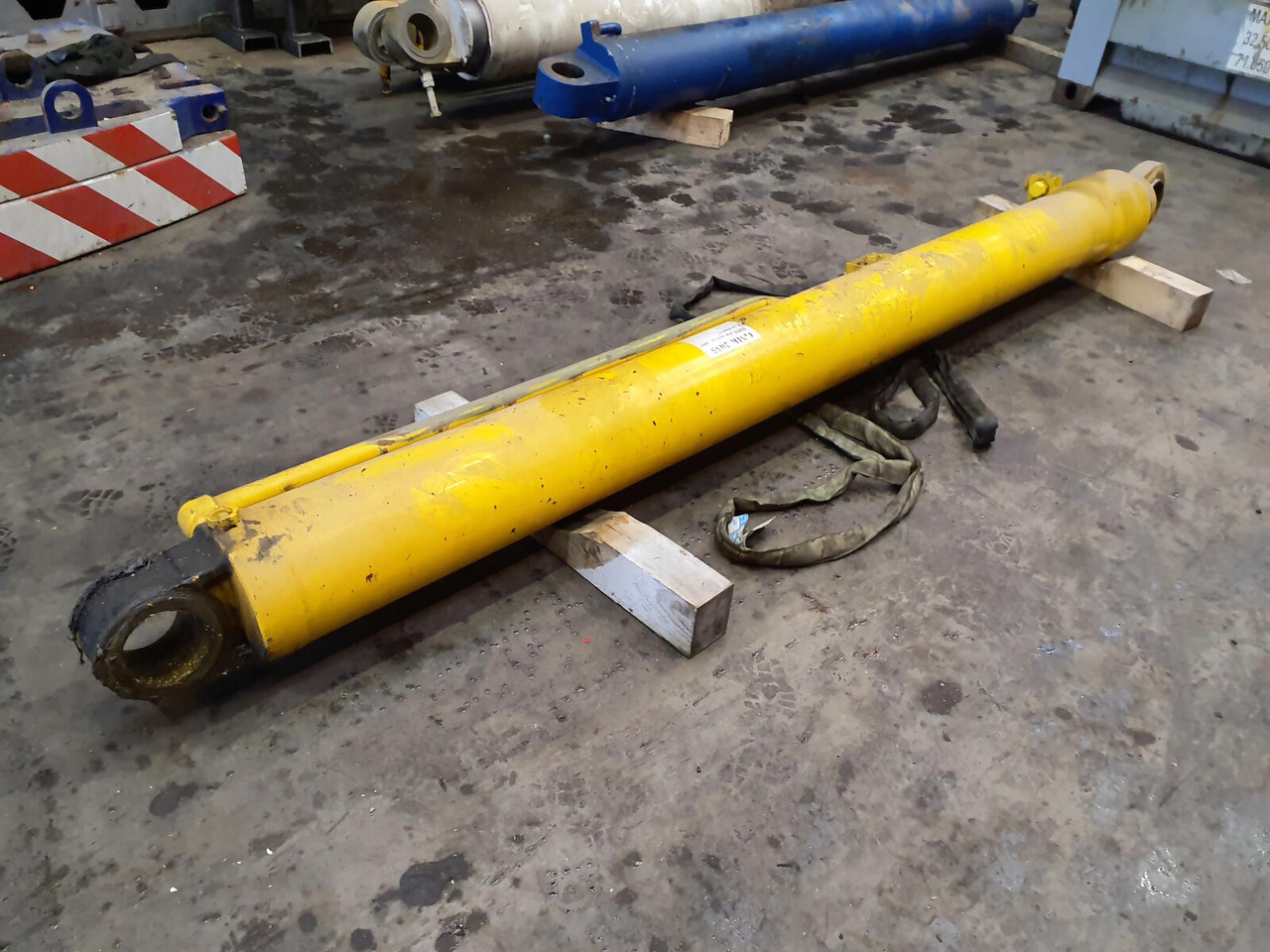 Grove GMK 2035 boom cylinder - الاسطوانة الهيدروليكية - موبايل كرين: صور 1 Grove GMK 2035 boom cylinder - الاسطوانة الهيدروليكية - موبايل كرين: صور 1