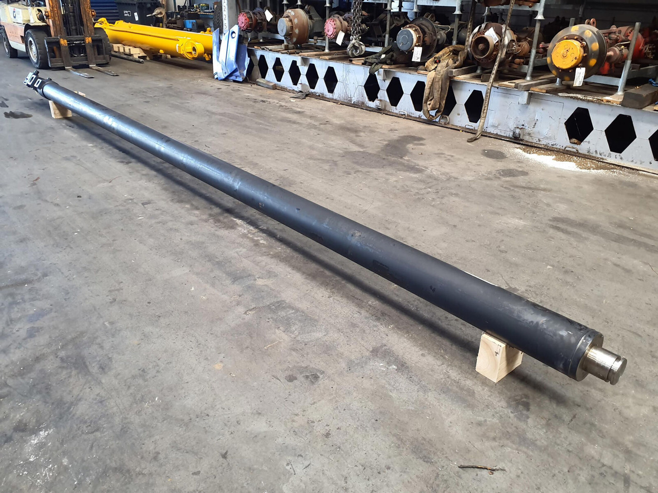 Grove GMK 3050 Telescopic boom cylinder - الاسطوانة الهيدروليكية - موبايل كرين: صور 4 Grove GMK 3050 Telescopic boom cylinder - الاسطوانة الهيدروليكية - موبايل كرين: صور 4