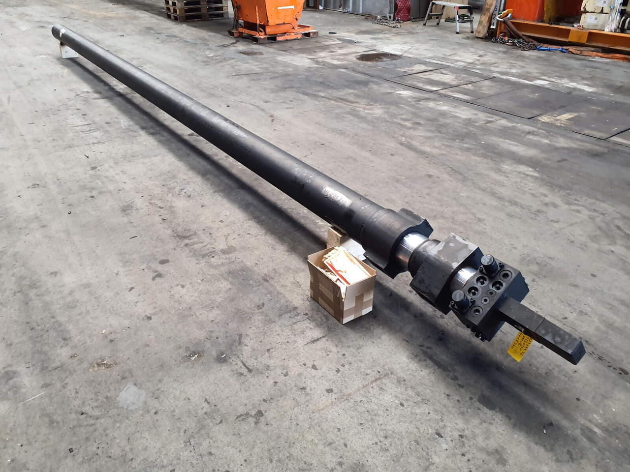 Grove GMK 3050 Telescopic boom cylinder - الاسطوانة الهيدروليكية - موبايل كرين: صور 2 Grove GMK 3050 Telescopic boom cylinder - الاسطوانة الهيدروليكية - موبايل كرين: صور 2