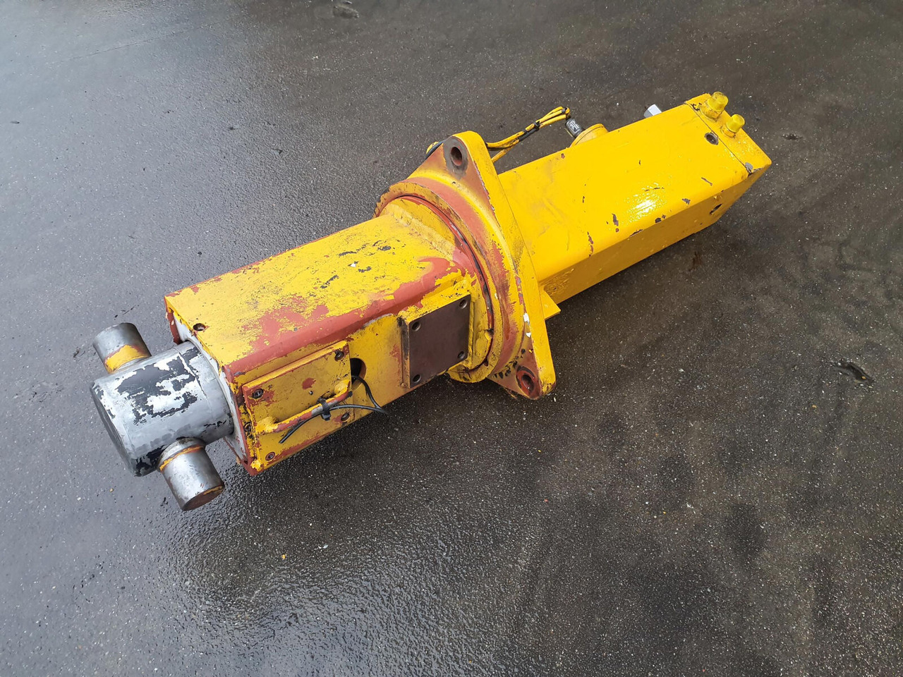 Grove GMK 3050 counterweight cylinder - الاسطوانة الهيدروليكية - موبايل كرين: صور 3 Grove GMK 3050 counterweight cylinder - الاسطوانة الهيدروليكية - موبايل كرين: صور 3
