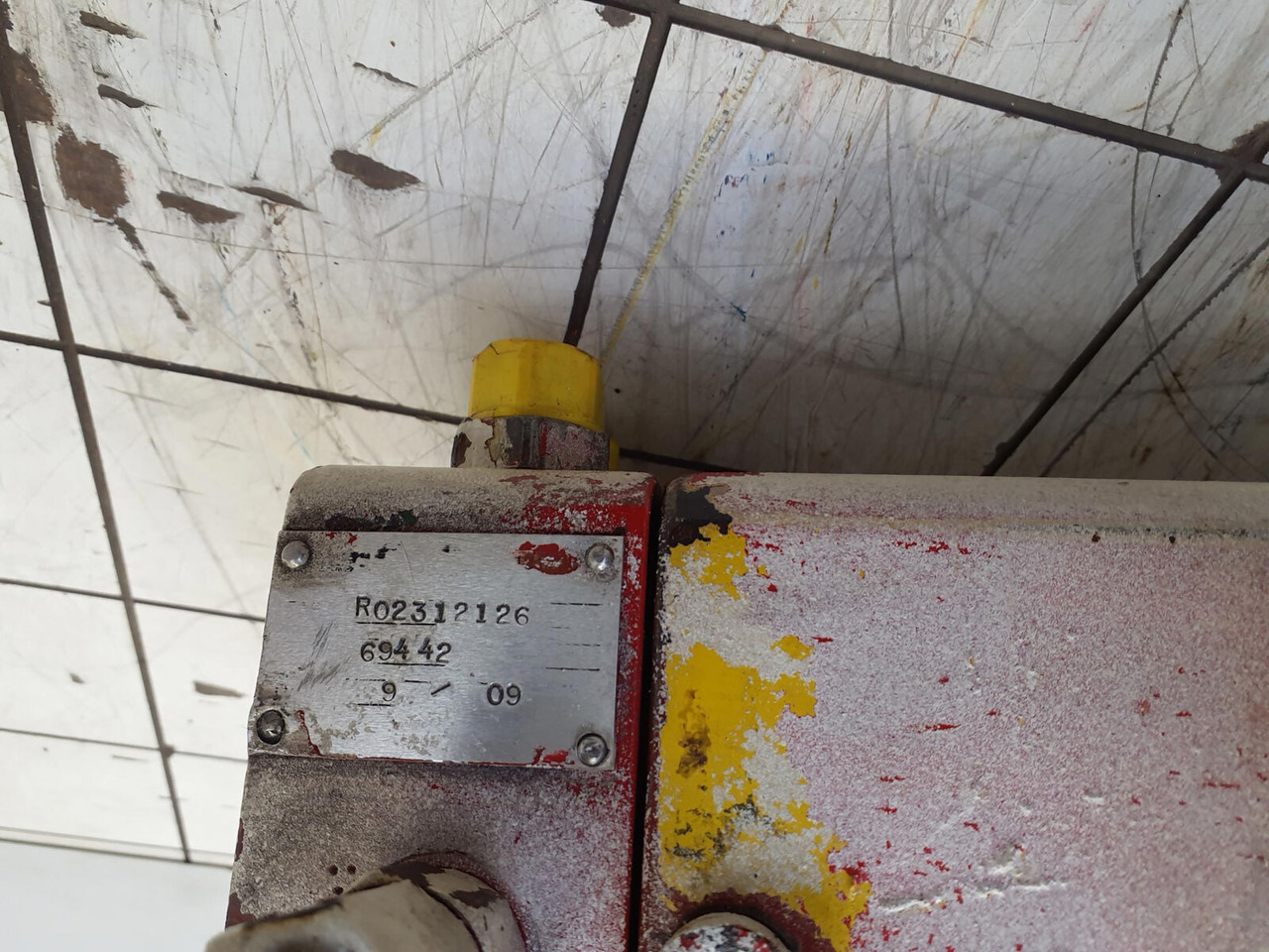 Grove GMK 3050 counterweight cylinder - الاسطوانة الهيدروليكية - موبايل كرين: صور 5 Grove GMK 3050 counterweight cylinder - الاسطوانة الهيدروليكية - موبايل كرين: صور 5