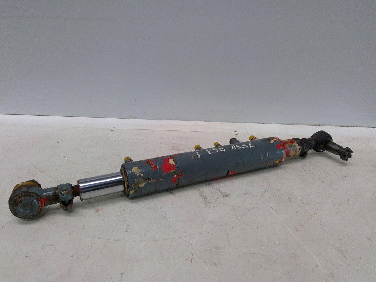 Grove GMK 3050 steering cylinder - الاسطوانة الهيدروليكية - موبايل كرين: صور 2 Grove GMK 3050 steering cylinder - الاسطوانة الهيدروليكية - موبايل كرين: صور 2