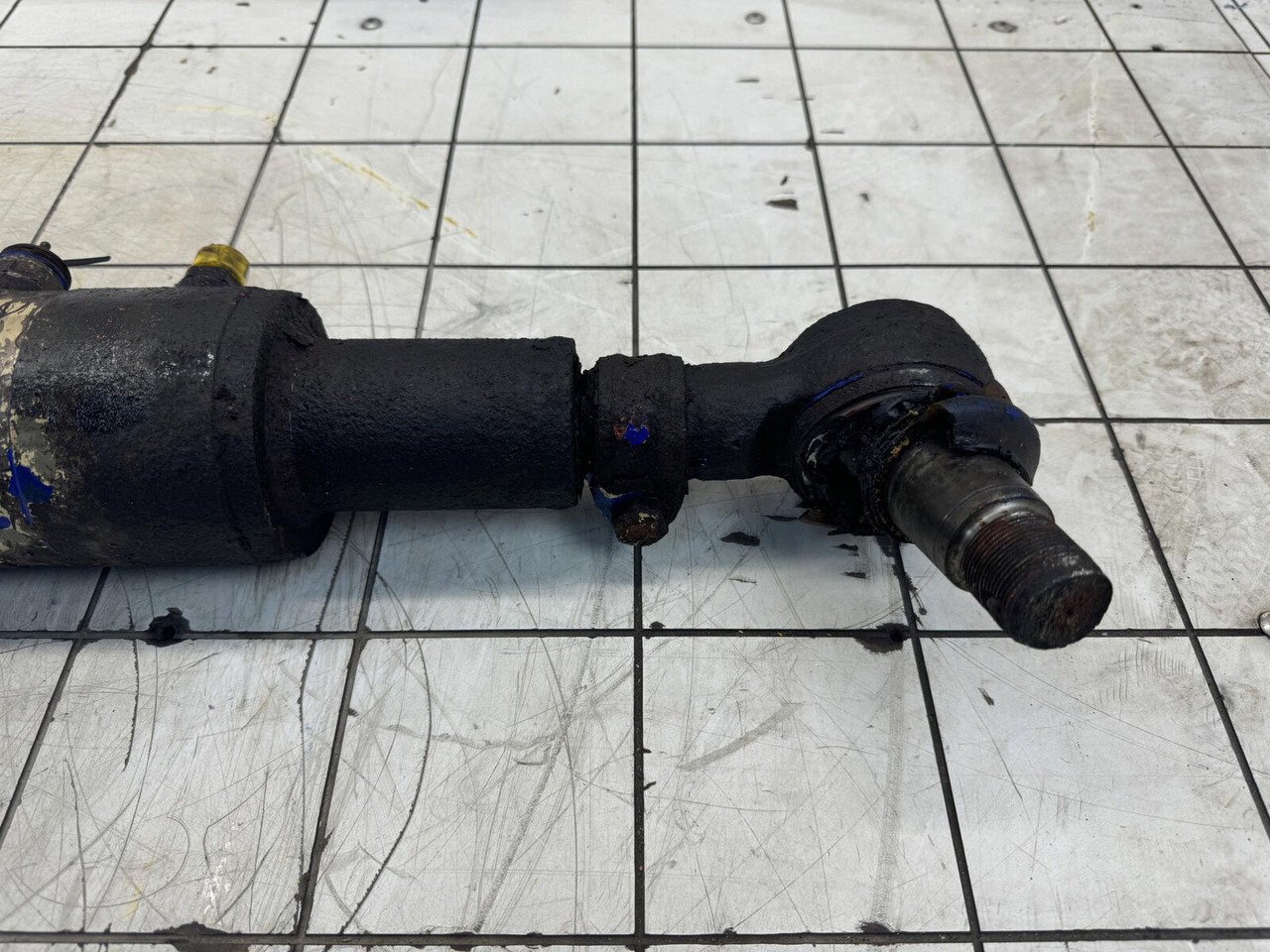 Grove GMK 3050 steering locking cylinder - الاسطوانة الهيدروليكية - موبايل كرين: صور 3 Grove GMK 3050 steering locking cylinder - الاسطوانة الهيدروليكية - موبايل كرين: صور 3