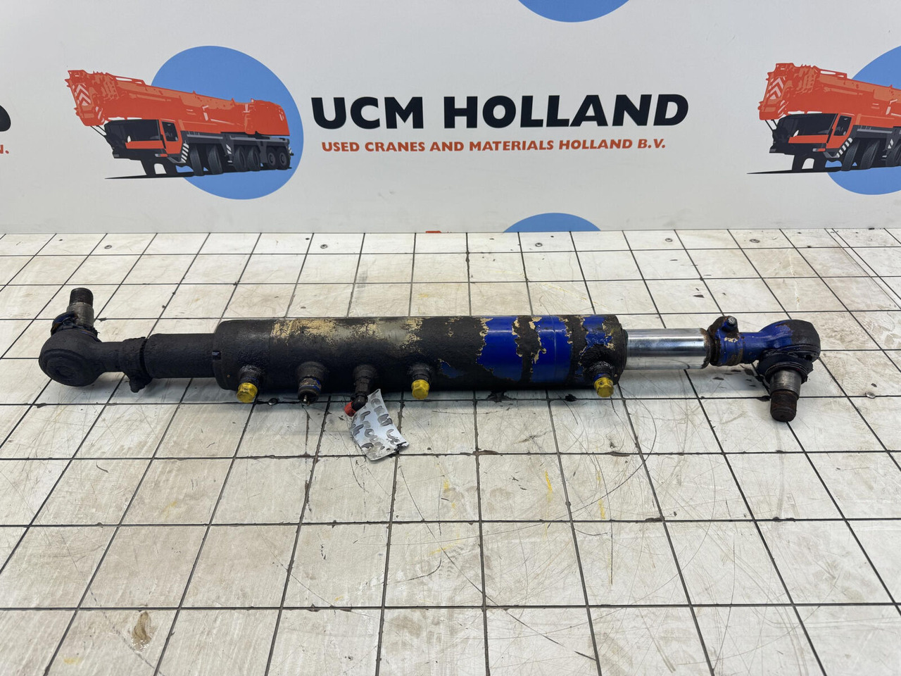 Grove GMK 3050 steering locking cylinder - الاسطوانة الهيدروليكية - موبايل كرين: صور 1 Grove GMK 3050 steering locking cylinder - الاسطوانة الهيدروليكية - موبايل كرين: صور 1
