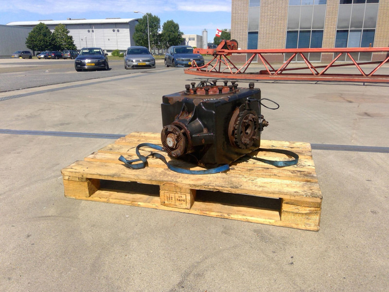 Grove GMK 3055 diff box axle 1 - التفاضلية والعتاد - الرافعة: صور 1 Grove GMK 3055 diff box axle 1 - التفاضلية والعتاد - الرافعة: صور 1