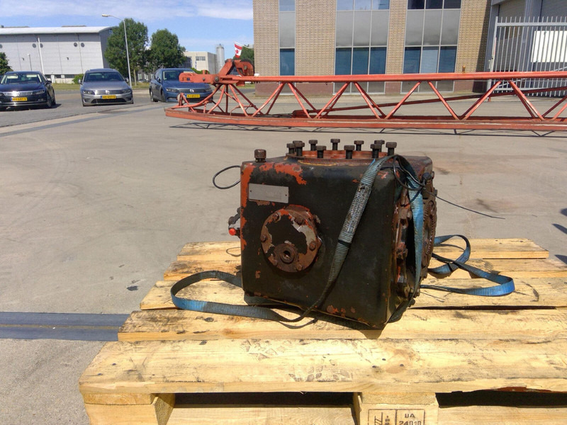 Grove GMK 3055 diff box axle 1 - التفاضلية والعتاد - الرافعة: صور 3 Grove GMK 3055 diff box axle 1 - التفاضلية والعتاد - الرافعة: صور 3