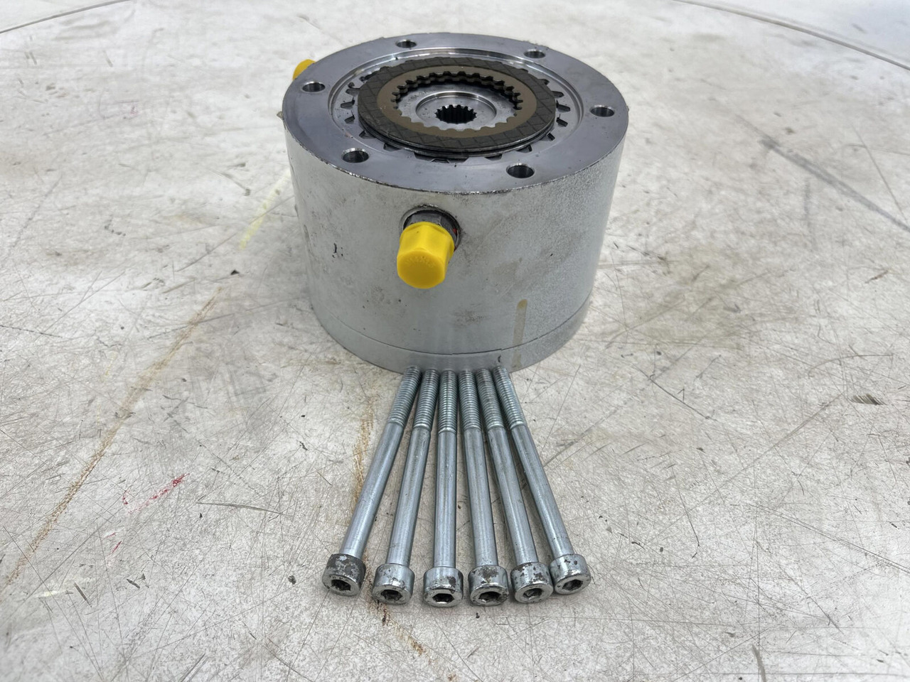 Grove GMK 5150 multiple-disk brake slewing gear - محرك سوينغ - موبايل كرين: صور 1 Grove GMK 5150 multiple-disk brake slewing gear - محرك سوينغ - موبايل كرين: صور 1