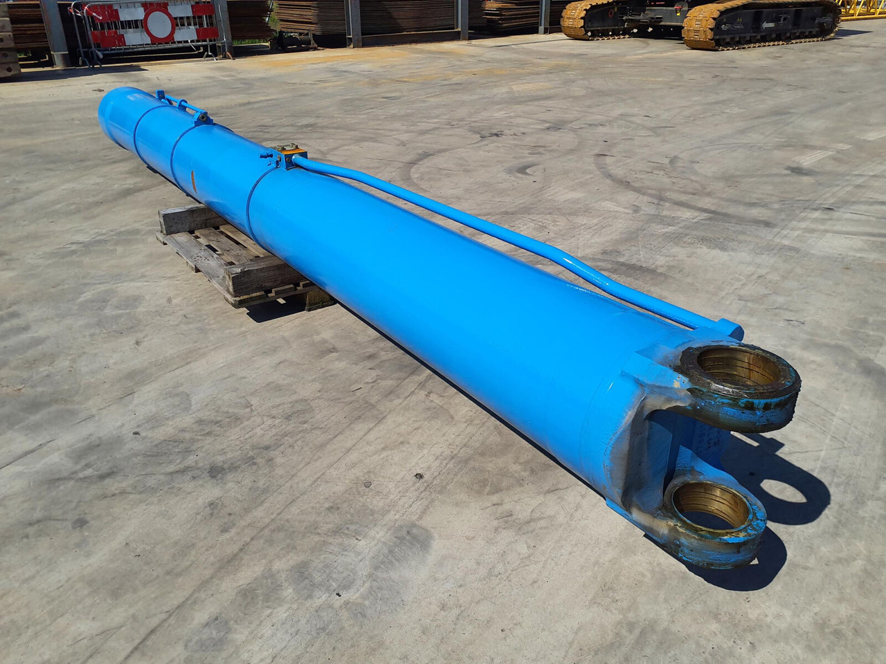 Grove GMK 6400 boom cylinder - الاسطوانة الهيدروليكية - موبايل كرين: صور 1 Grove GMK 6400 boom cylinder - الاسطوانة الهيدروليكية - موبايل كرين: صور 1