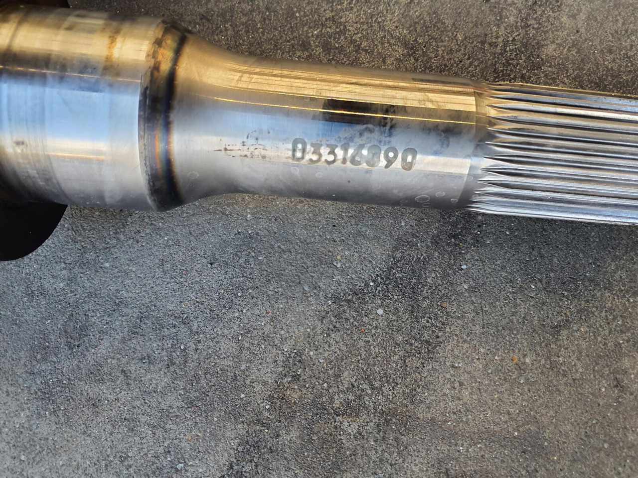 Grove GMK 6400 drive shaft axle 2 - نصف رمح - آلات البناء: صور 3 Grove GMK 6400 drive shaft axle 2 - نصف رمح - آلات البناء: صور 3