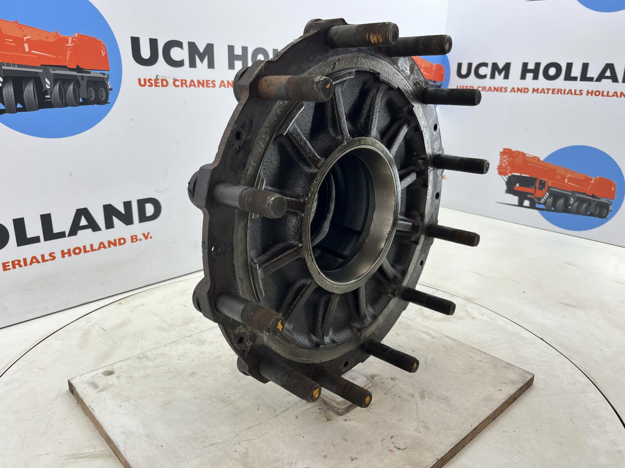 Grove GMK Megatrak wheel hub - محاور - الرافعة: صور 2 Grove GMK Megatrak wheel hub - محاور - الرافعة: صور 2