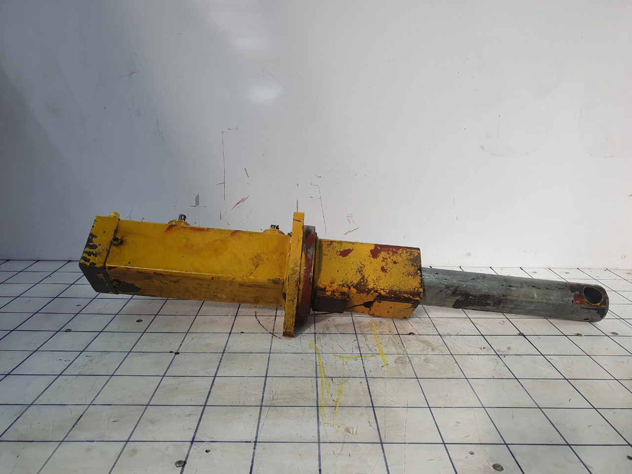 Grove Grove GMK 3050 counterweight cylinder - الاسطوانة الهيدروليكية - موبايل كرين: صور 2 Grove Grove GMK 3050 counterweight cylinder - الاسطوانة الهيدروليكية - موبايل كرين: صور 2
