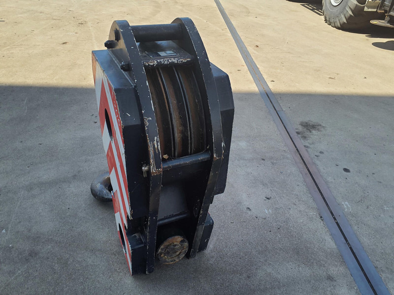 Grove Hookblock 24mm 3 sheave 100T - ونش كرين: صور 3 Grove Hookblock 24mm 3 sheave 100T - ونش كرين: صور 3