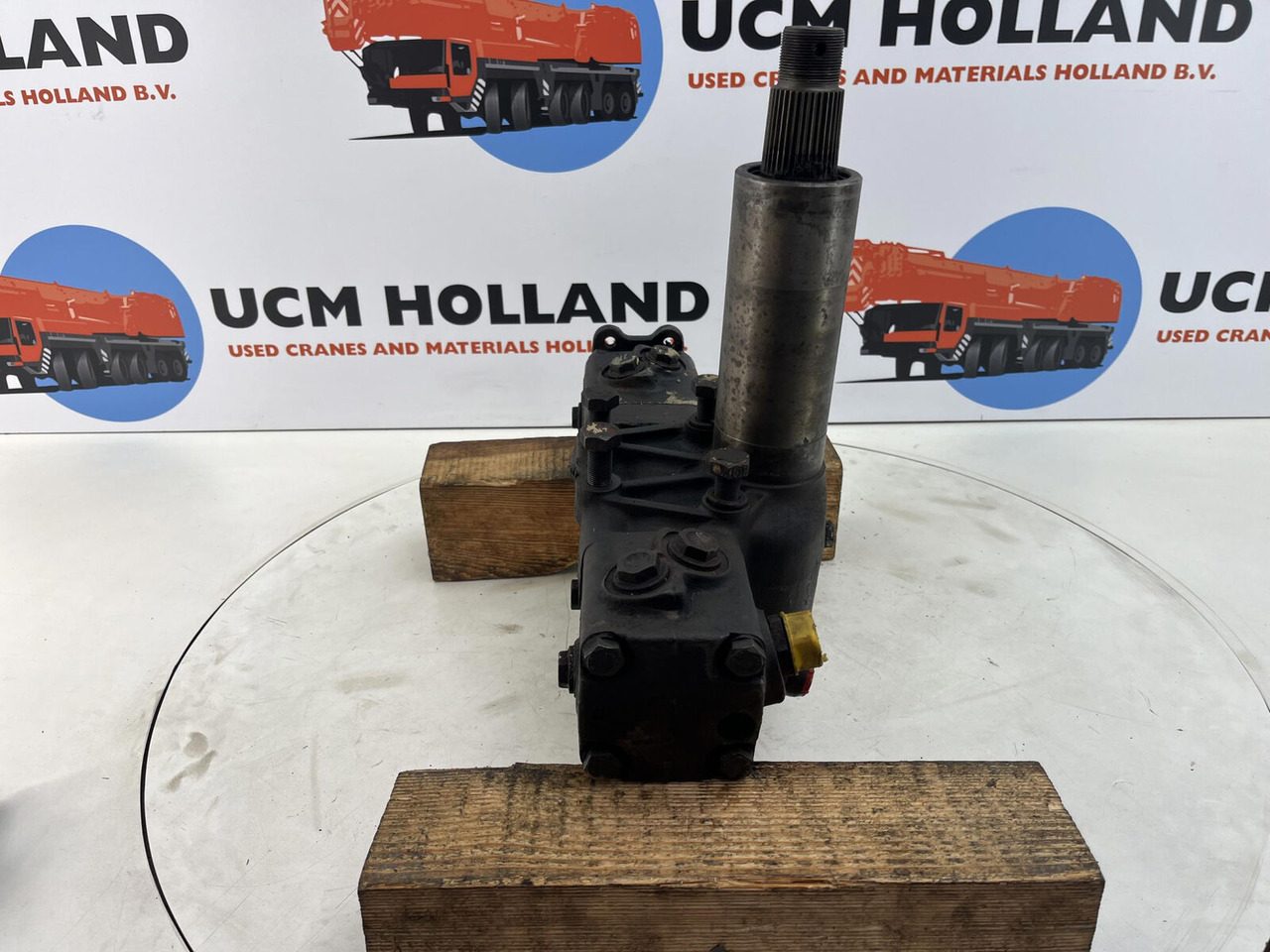 Krupp 4070 GMT steering box - دودة دركسون - موبايل كرين: صور 5 Krupp 4070 GMT steering box - دودة دركسون - موبايل كرين: صور 5
