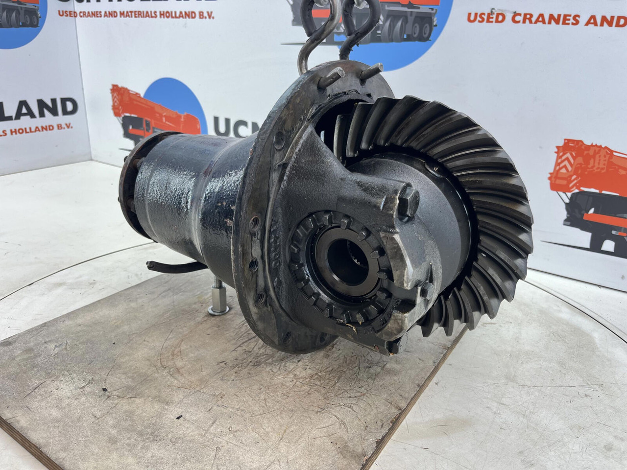 Krupp KMK 2025 End differential 11x29 axle 1 - التفاضلية والعتاد - موبايل كرين: صور 1 Krupp KMK 2025 End differential 11x29 axle 1 - التفاضلية والعتاد - موبايل كرين: صور 1