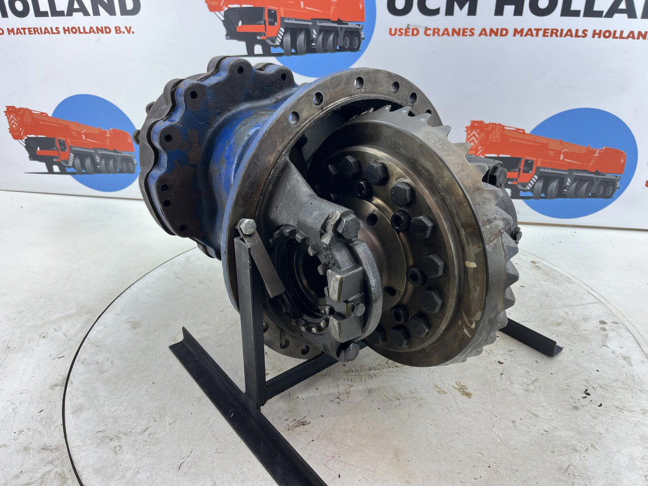Krupp KMK 5100 Mid differential 13x35 axle 2 - التفاضلية والعتاد - موبايل كرين: صور 1 Krupp KMK 5100 Mid differential 13x35 axle 2 - التفاضلية والعتاد - موبايل كرين: صور 1
