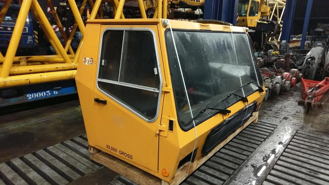 Krupp KMK 5100 lower cabin - الكبائن - موبايل كرين: صور 2 Krupp KMK 5100 lower cabin - الكبائن - موبايل كرين: صور 2