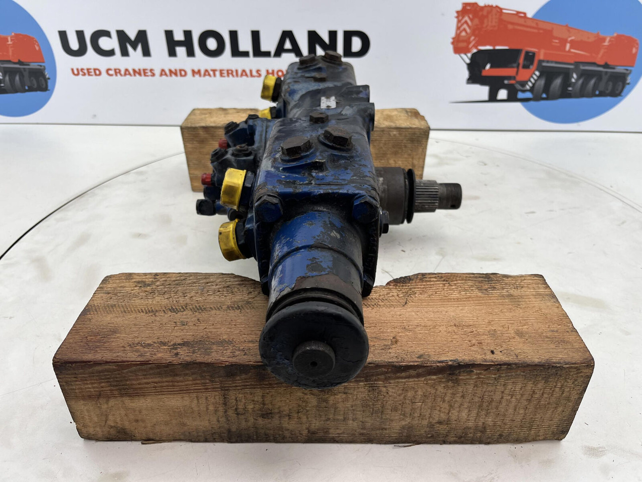 Liebherr LT 1090 steering box 180bar - دودة دركسون - الرافعة: صور 2 Liebherr LT 1090 steering box 180bar - دودة دركسون - الرافعة: صور 2