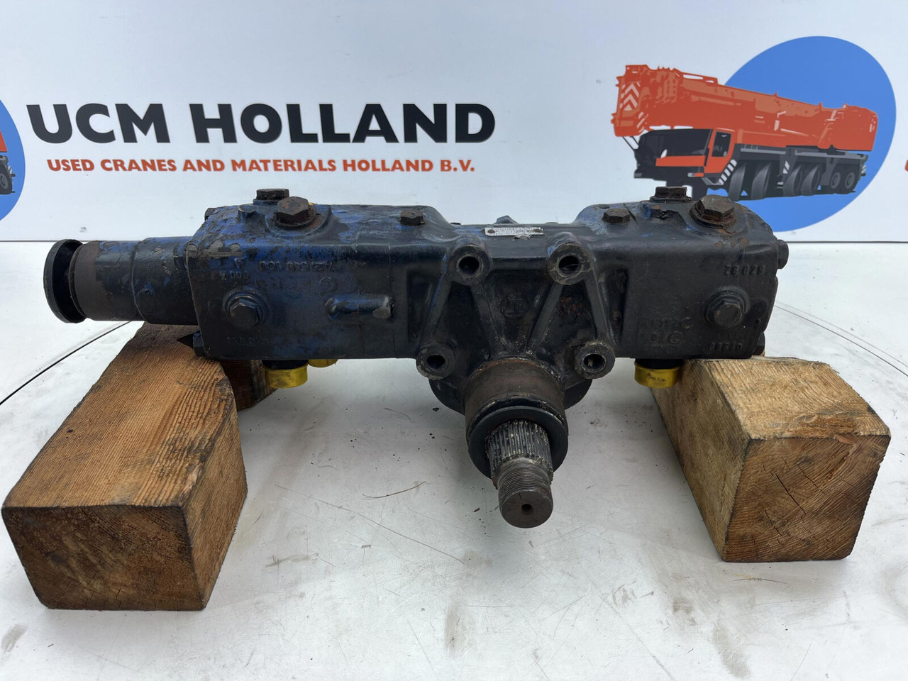 Liebherr LT 1090 steering box 180bar - دودة دركسون - الرافعة: صور 3 Liebherr LT 1090 steering box 180bar - دودة دركسون - الرافعة: صور 3
