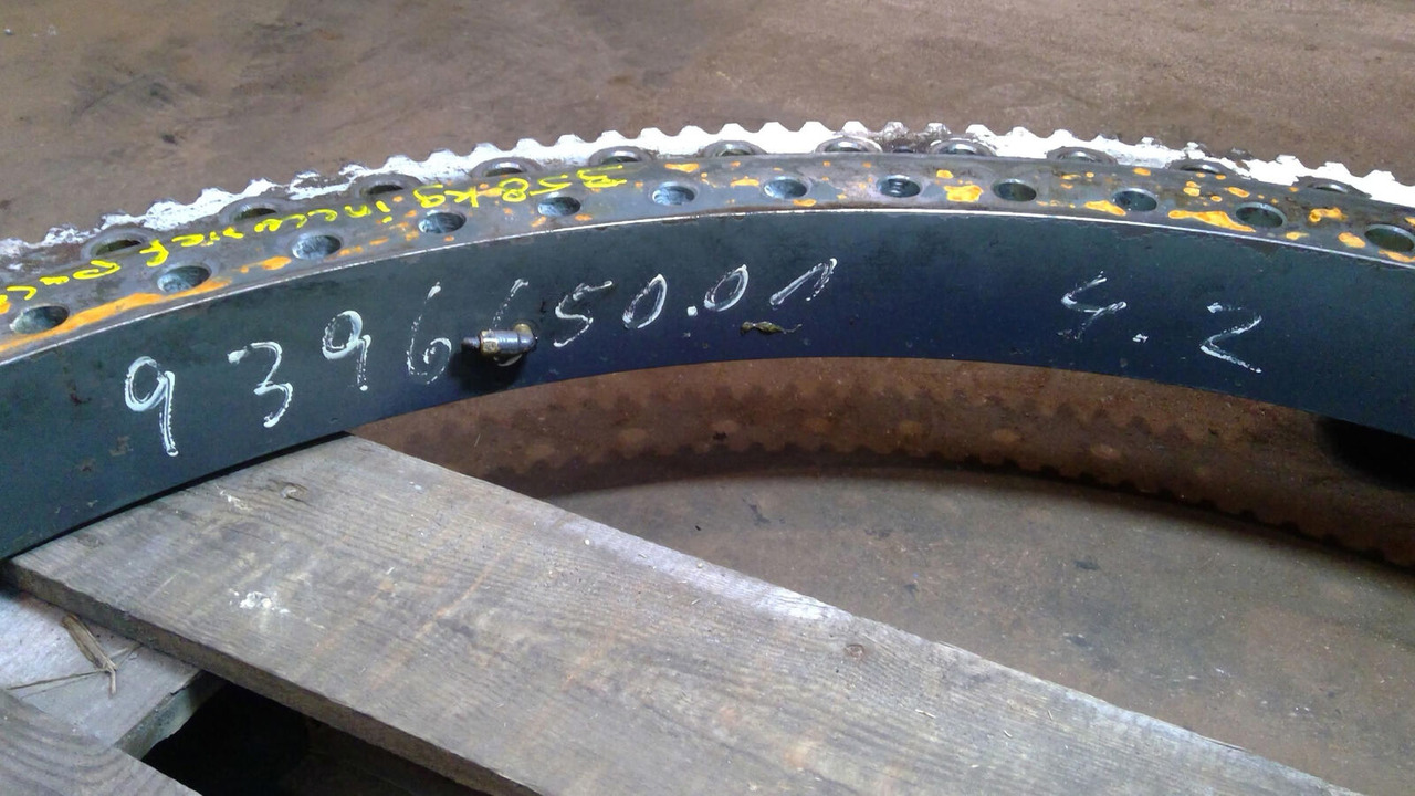 Liebherr LTM 1045-3.1 slew ring - حلقة الدوران - موبايل كرين: صور 3 Liebherr LTM 1045-3.1 slew ring - حلقة الدوران - موبايل كرين: صور 3