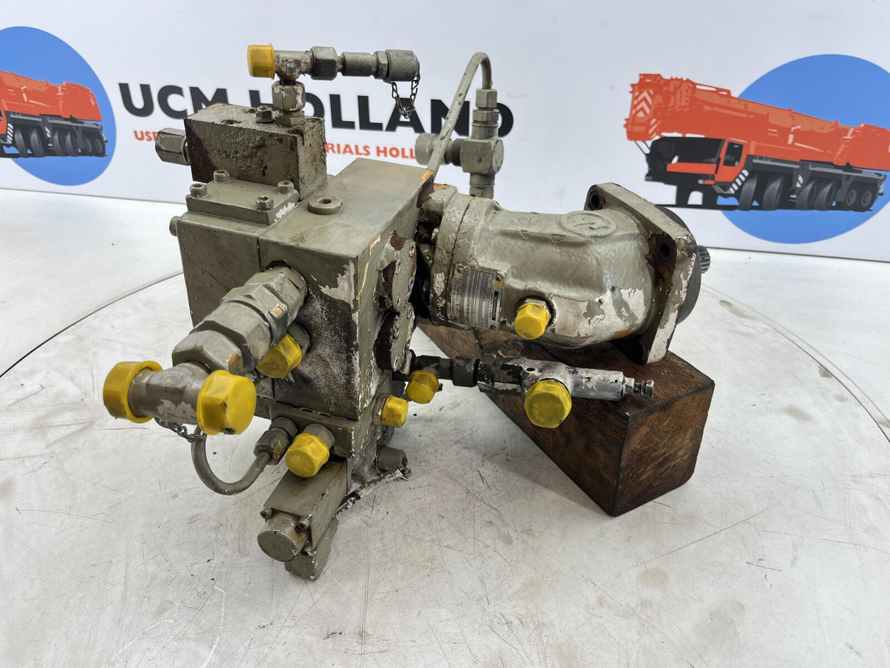 Liebherr LTM 1045 slewing gear motor - محرك سوينغ - موبايل كرين: صور 3 Liebherr LTM 1045 slewing gear motor - محرك سوينغ - موبايل كرين: صور 3
