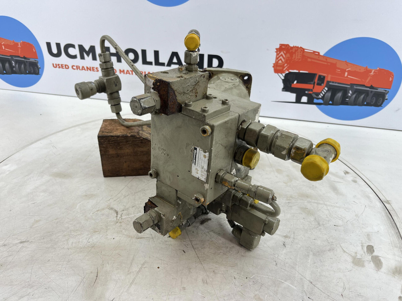 Liebherr LTM 1045 slewing gear - محرك سوينغ - موبايل كرين: صور 4 Liebherr LTM 1045 slewing gear - محرك سوينغ - موبايل كرين: صور 4
