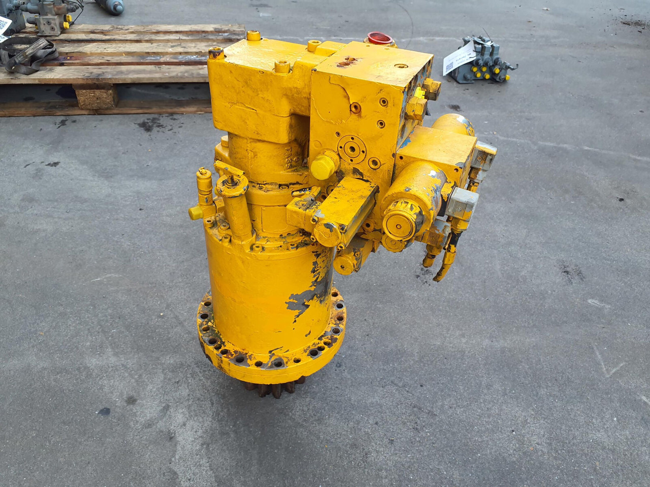 Liebherr LTM 1050-1 Slewing gear - محرك سوينغ - موبايل كرين: صور 4 Liebherr LTM 1050-1 Slewing gear - محرك سوينغ - موبايل كرين: صور 4