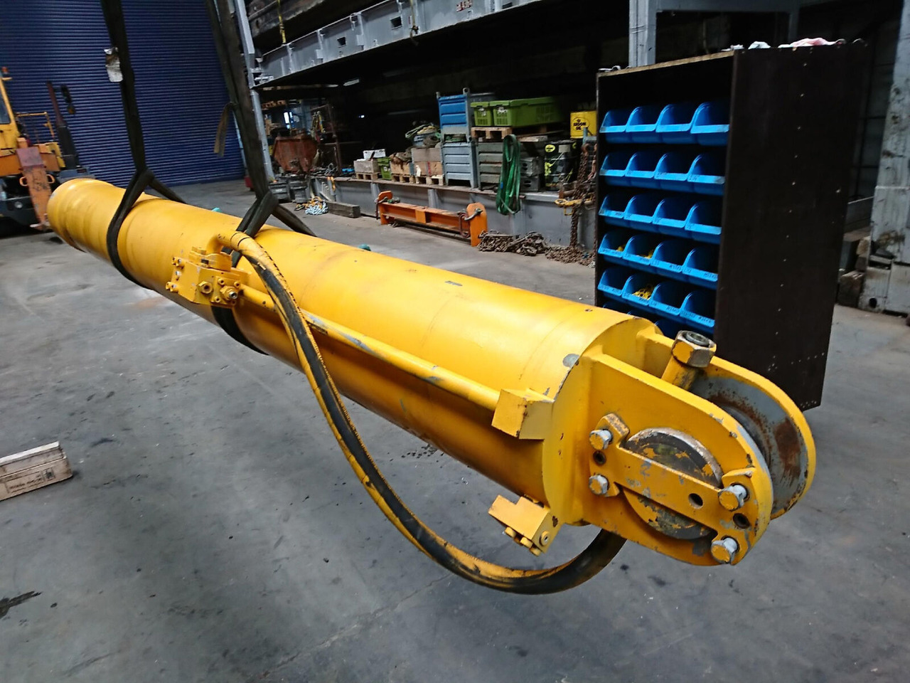 Liebherr LTM 1060-2 boom cylinder - الاسطوانة الهيدروليكية - موبايل كرين: صور 1 Liebherr LTM 1060-2 boom cylinder - الاسطوانة الهيدروليكية - موبايل كرين: صور 1
