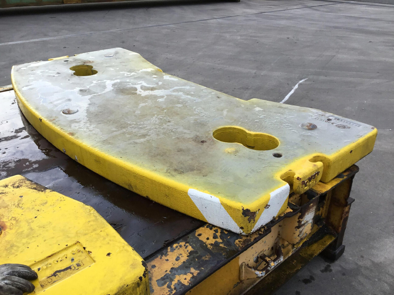 Liebherr LTM 1060-2 counterweight 2,4 ton - ثقل موازن - موبايل كرين: صور 1 Liebherr LTM 1060-2 counterweight 2,4 ton - ثقل موازن - موبايل كرين: صور 1