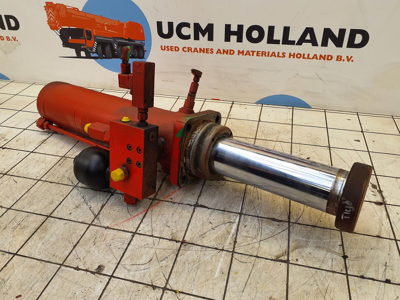 Liebherr LTM 1060-2 counterweight cylinder - الاسطوانة الهيدروليكية - موبايل كرين: صور 1 Liebherr LTM 1060-2 counterweight cylinder - الاسطوانة الهيدروليكية - موبايل كرين: صور 1