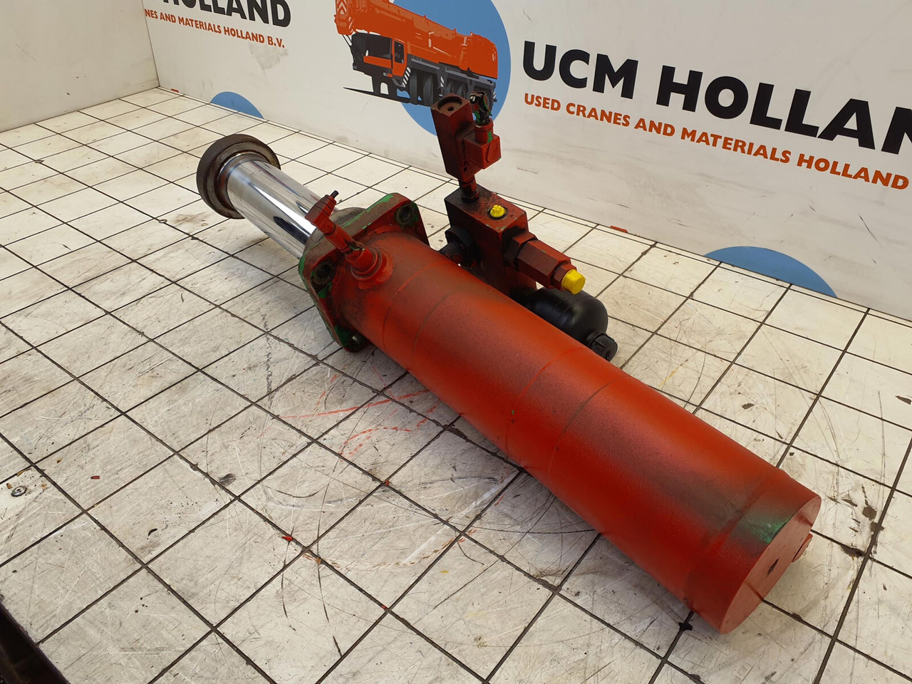 Liebherr LTM 1060-2 counterweight cylinder - الاسطوانة الهيدروليكية - موبايل كرين: صور 4 Liebherr LTM 1060-2 counterweight cylinder - الاسطوانة الهيدروليكية - موبايل كرين: صور 4