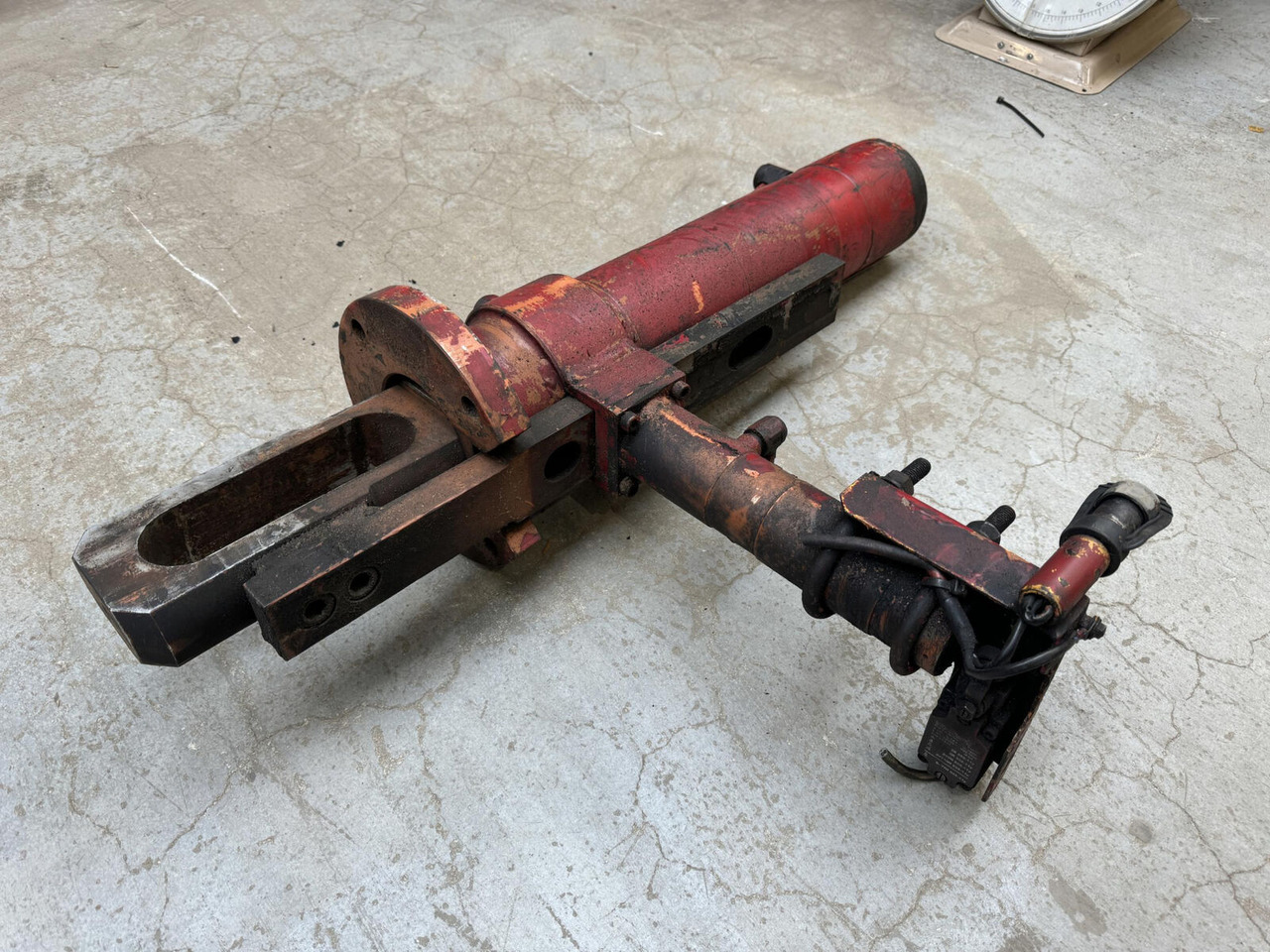 Liebherr LTM 1060 counterweight cylinder - الاسطوانة الهيدروليكية - موبايل كرين: صور 2 Liebherr LTM 1060 counterweight cylinder - الاسطوانة الهيدروليكية - موبايل كرين: صور 2