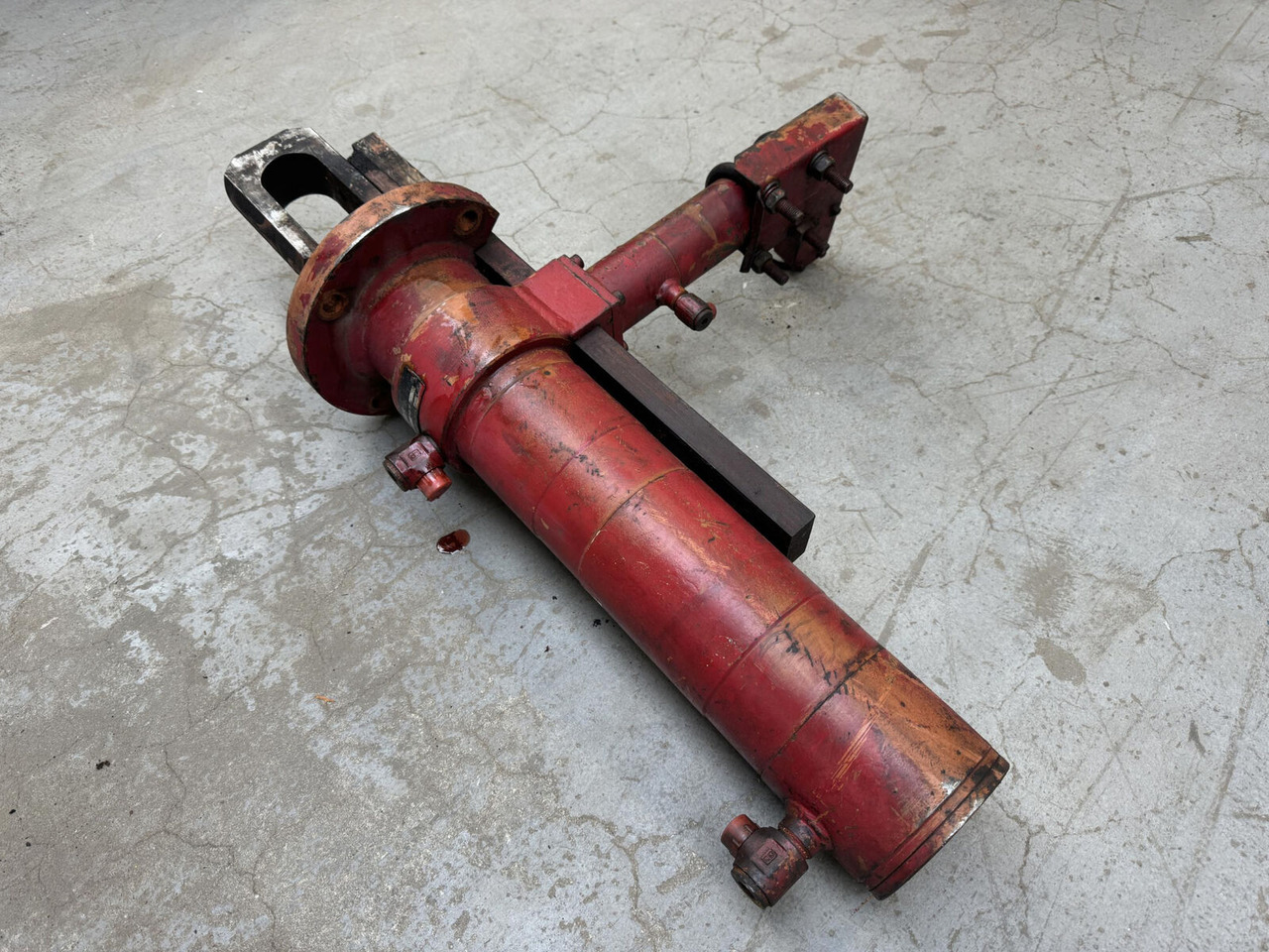 Liebherr LTM 1060 counterweight cylinder - الاسطوانة الهيدروليكية - موبايل كرين: صور 2 Liebherr LTM 1060 counterweight cylinder - الاسطوانة الهيدروليكية - موبايل كرين: صور 2