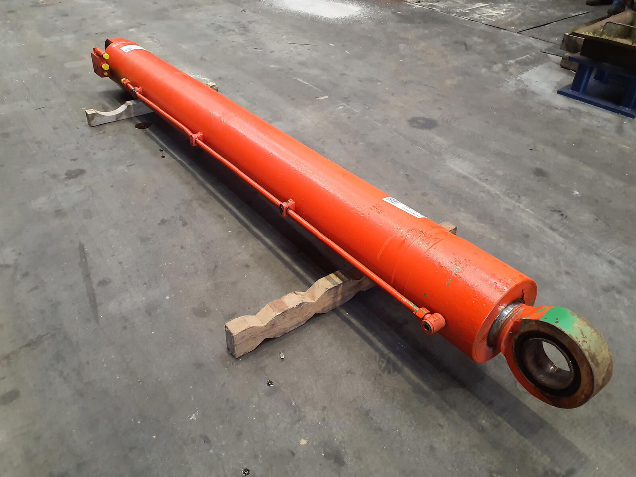 Liebherr LTM 1060 luffing cylinder - الاسطوانة الهيدروليكية - موبايل كرين: صور 2 Liebherr LTM 1060 luffing cylinder - الاسطوانة الهيدروليكية - موبايل كرين: صور 2