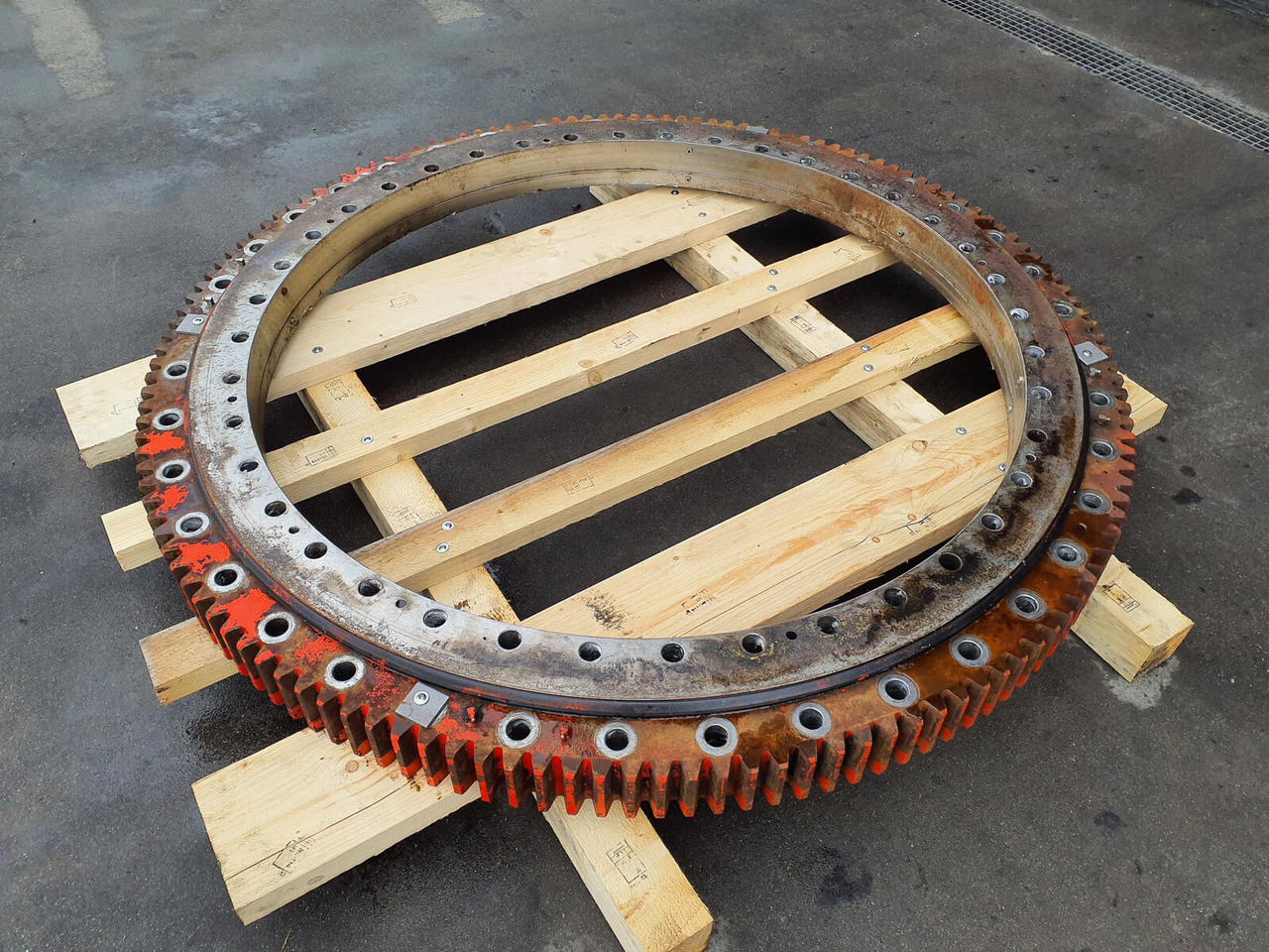 Liebherr LTM 1060 slewing ring - حلقة الدوران - موبايل كرين: صور 1 Liebherr LTM 1060 slewing ring - حلقة الدوران - موبايل كرين: صور 1