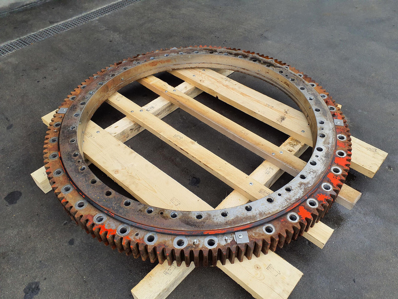 Liebherr LTM 1060 slewing ring - حلقة الدوران - موبايل كرين: صور 2 Liebherr LTM 1060 slewing ring - حلقة الدوران - موبايل كرين: صور 2