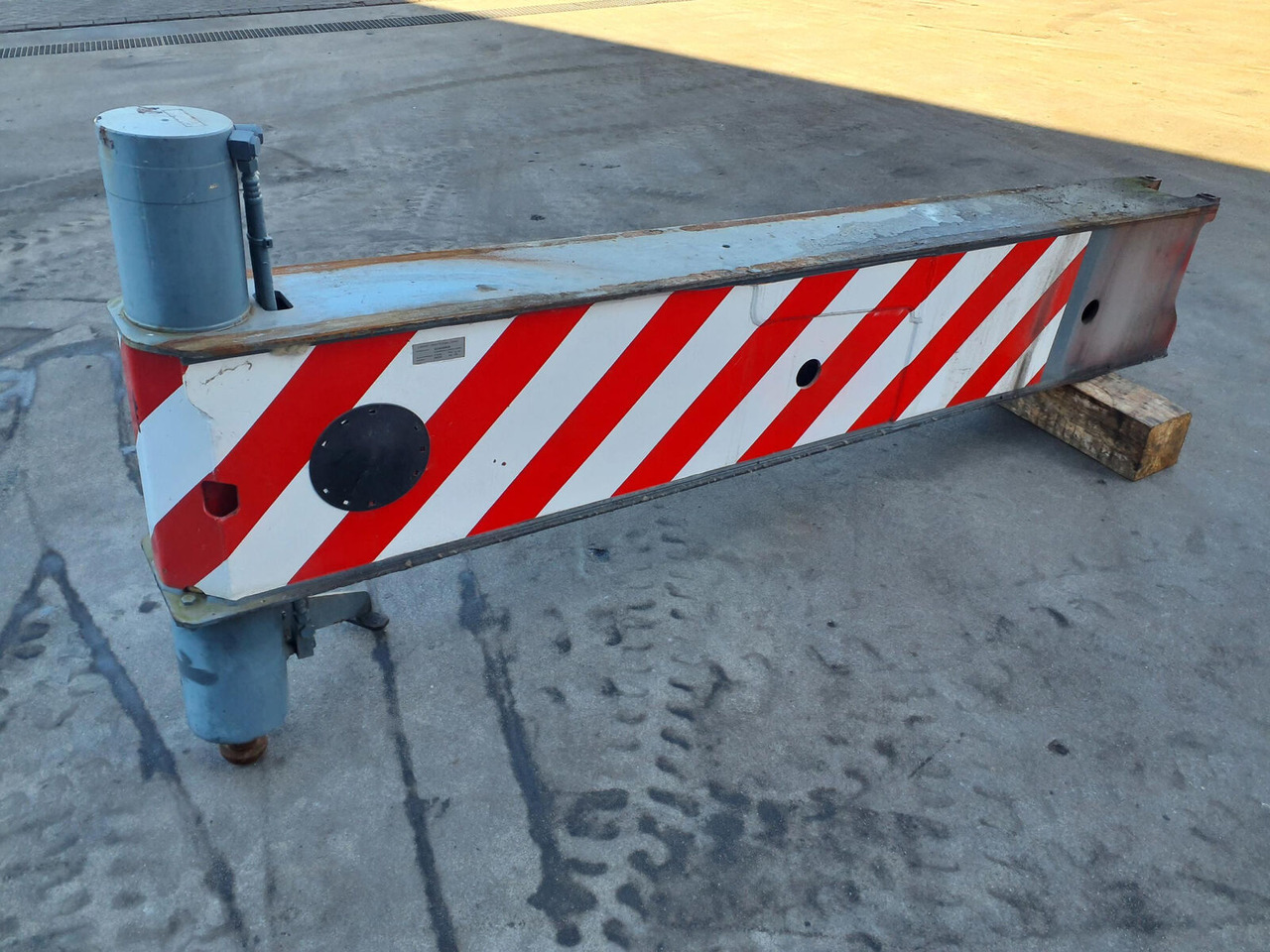 Liebherr LTM 1070-4.1 outrigger beam complete rear - تعليق - موبايل كرين: صور 2 Liebherr LTM 1070-4.1 outrigger beam complete rear - تعليق - موبايل كرين: صور 2