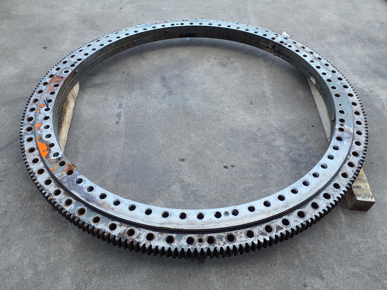 Liebherr LTM 1200/1 slewing ring - حلقة الدوران - موبايل كرين: صور 2 Liebherr LTM 1200/1 slewing ring - حلقة الدوران - موبايل كرين: صور 2