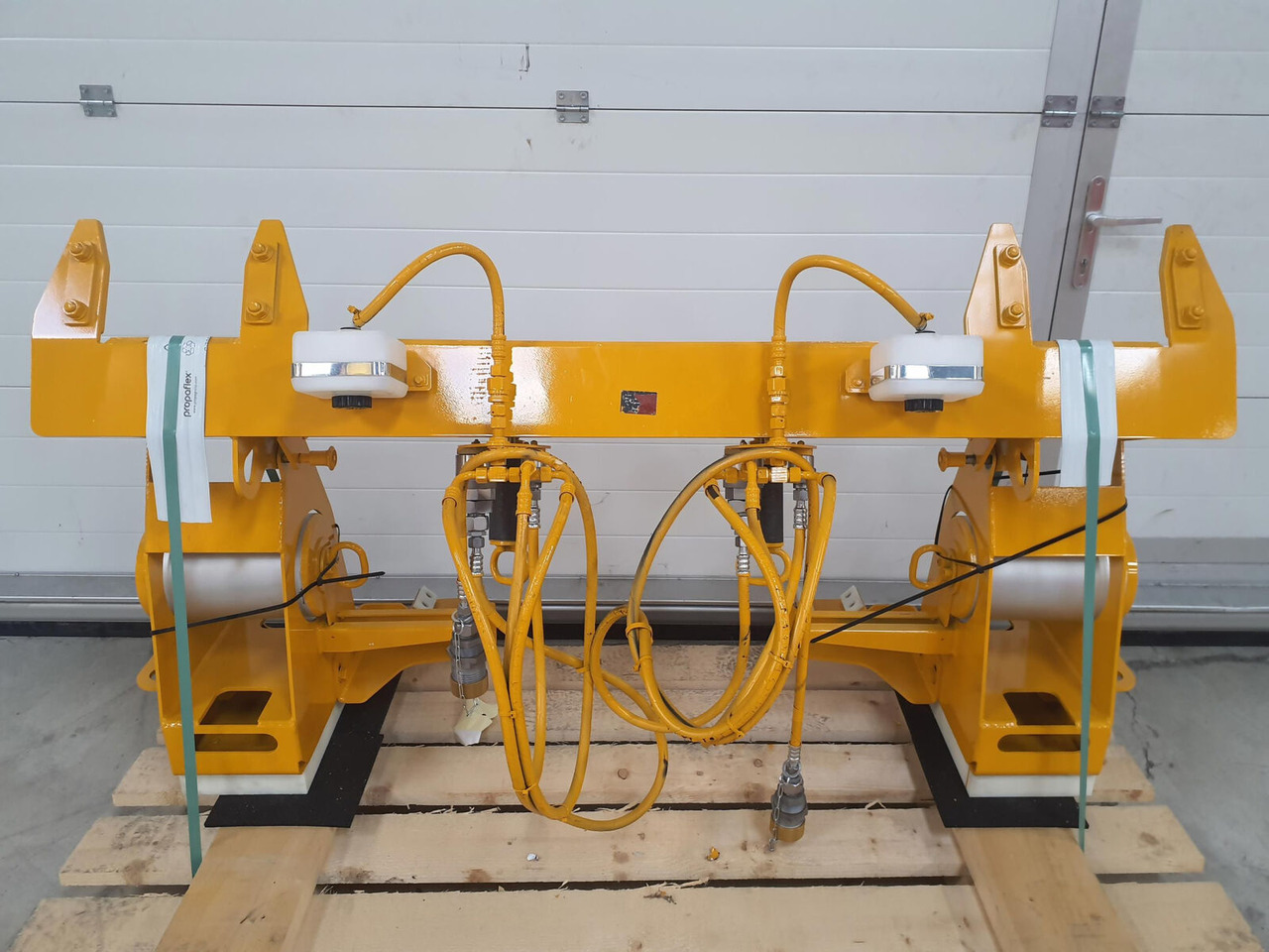 Liebherr LTM 1750-9.1 Luffing cylinder lifting device rear - هيكل السيارة الخارجية - موبايل كرين: صور 1 Liebherr LTM 1750-9.1 Luffing cylinder lifting device rear - هيكل السيارة الخارجية - موبايل كرين: صور 1