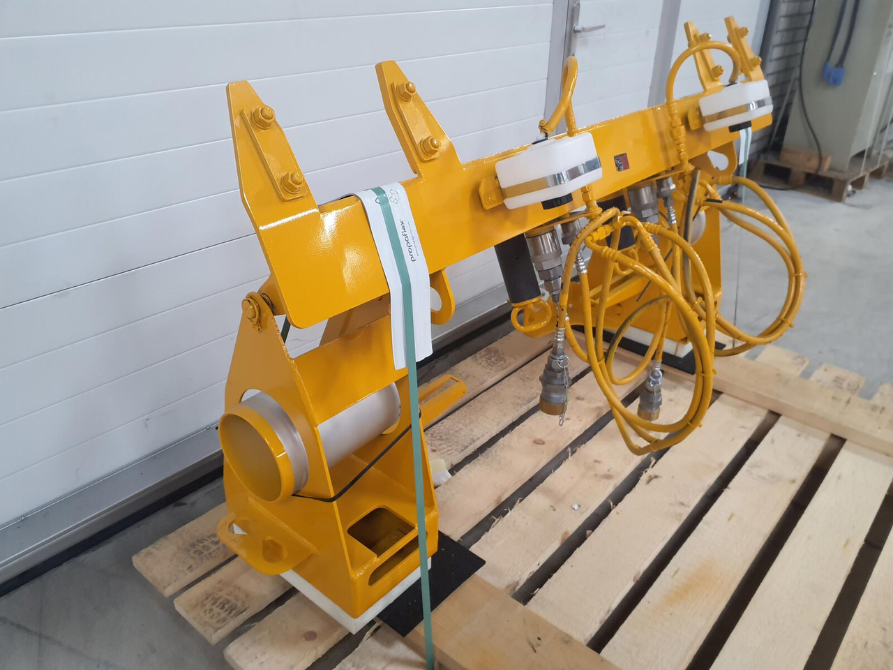 Liebherr LTM 1750-9.1 Luffing cylinder lifting device rear - هيكل السيارة الخارجية - موبايل كرين: صور 2 Liebherr LTM 1750-9.1 Luffing cylinder lifting device rear - هيكل السيارة الخارجية - موبايل كرين: صور 2