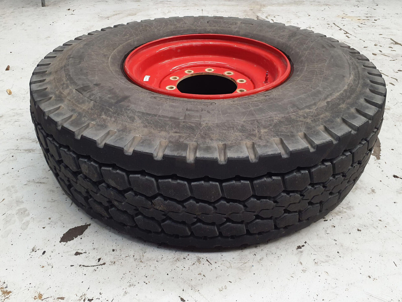 Liebherr Wheel 445/95R25 10 12 1p - عجلات - الرافعة: صور 1 Liebherr Wheel 445/95R25 10 12 1p - عجلات - الرافعة: صور 1