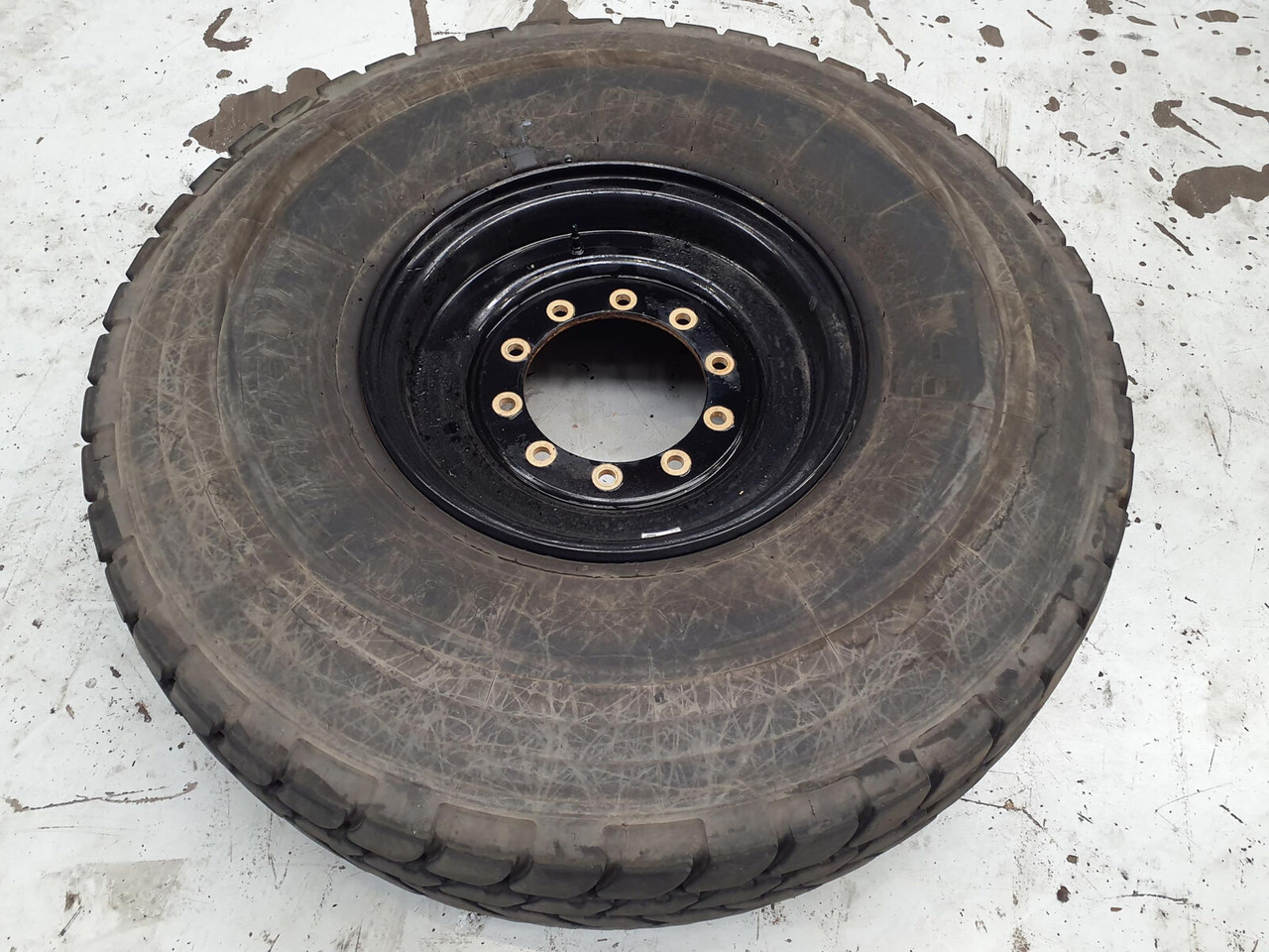 Liebherr Wheel 445/95R25 10 12 1p - عجلات - الرافعة: صور 2 Liebherr Wheel 445/95R25 10 12 1p - عجلات - الرافعة: صور 2