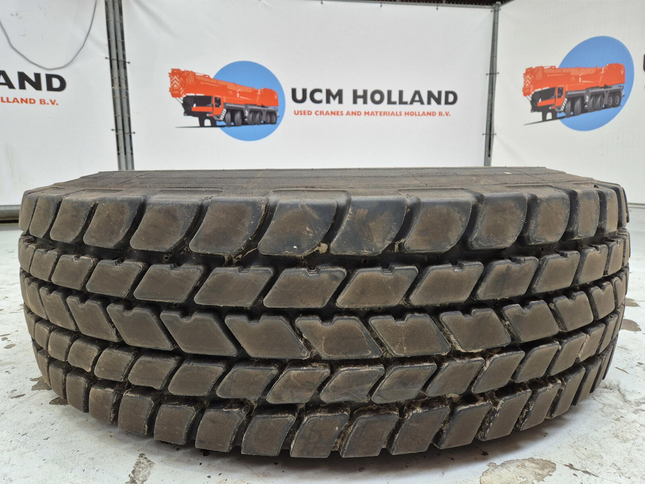 Liebherr Wheel 445/95R25 10 12 1p - عجلات - الرافعة: صور 3 Liebherr Wheel 445/95R25 10 12 1p - عجلات - الرافعة: صور 3