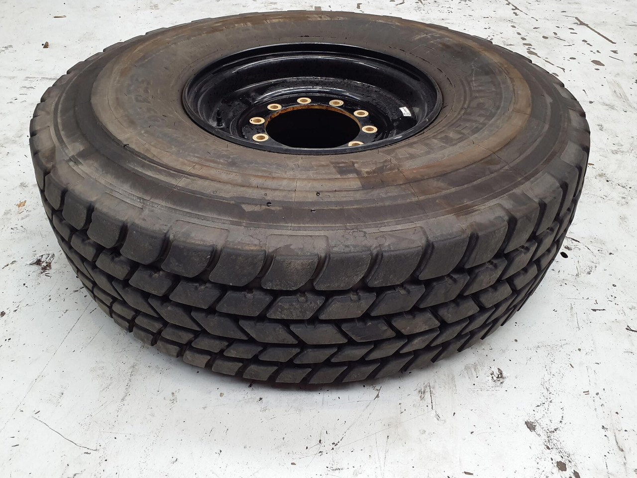Liebherr Wheel 445/95R25 10 12 1p - عجلات - الرافعة: صور 1 Liebherr Wheel 445/95R25 10 12 1p - عجلات - الرافعة: صور 1