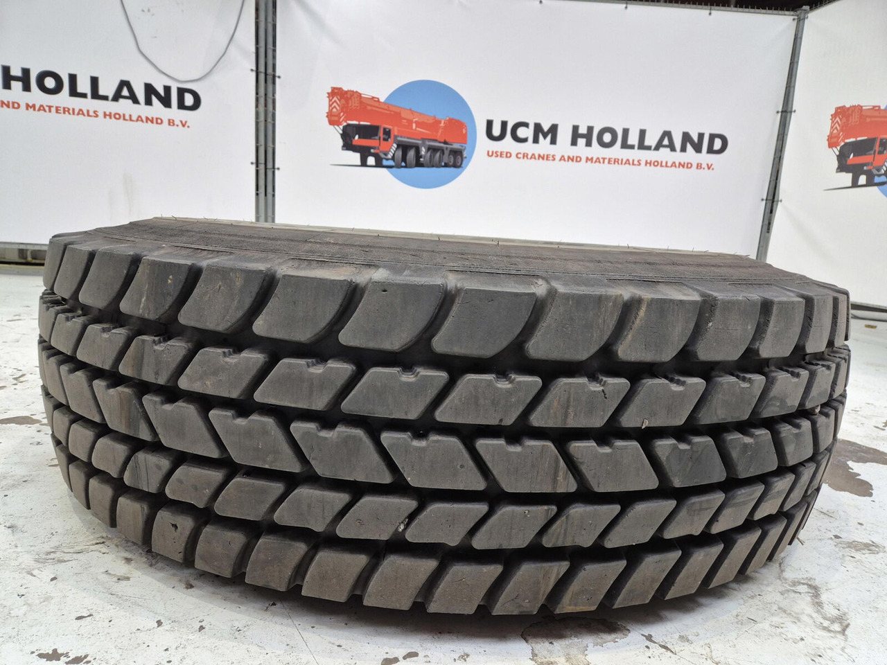 Liebherr Wheel 445/95R25 10 12 1p - عجلات - الرافعة: صور 3 Liebherr Wheel 445/95R25 10 12 1p - عجلات - الرافعة: صور 3