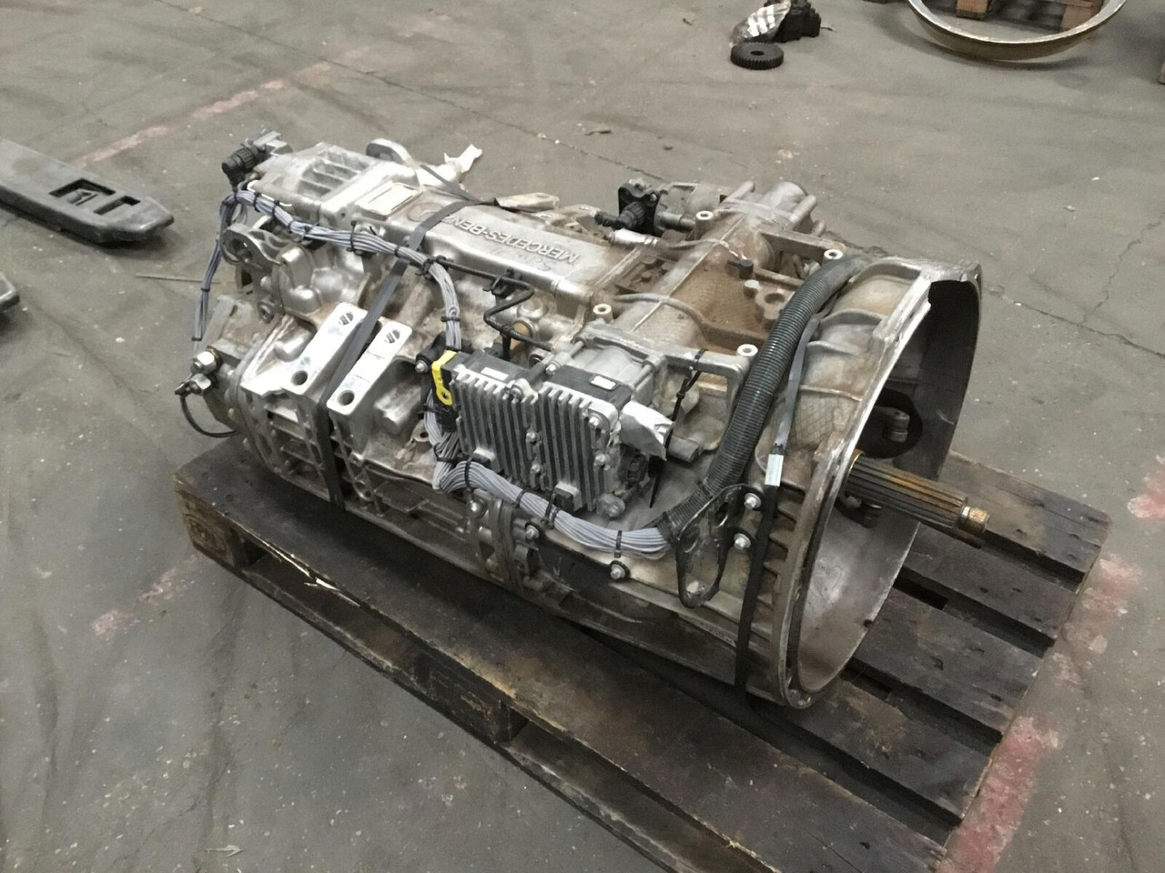 Mercedes-Benz GMK 4100, 4100-L, 5095, 5110-1, 5130 -2 gearbox G240-16 - علبة التروس - موبايل كرين: صور 1 Mercedes-Benz GMK 4100, 4100-L, 5095, 5110-1, 5130 -2 gearbox G240-16 - علبة التروس - موبايل كرين: صور 1
