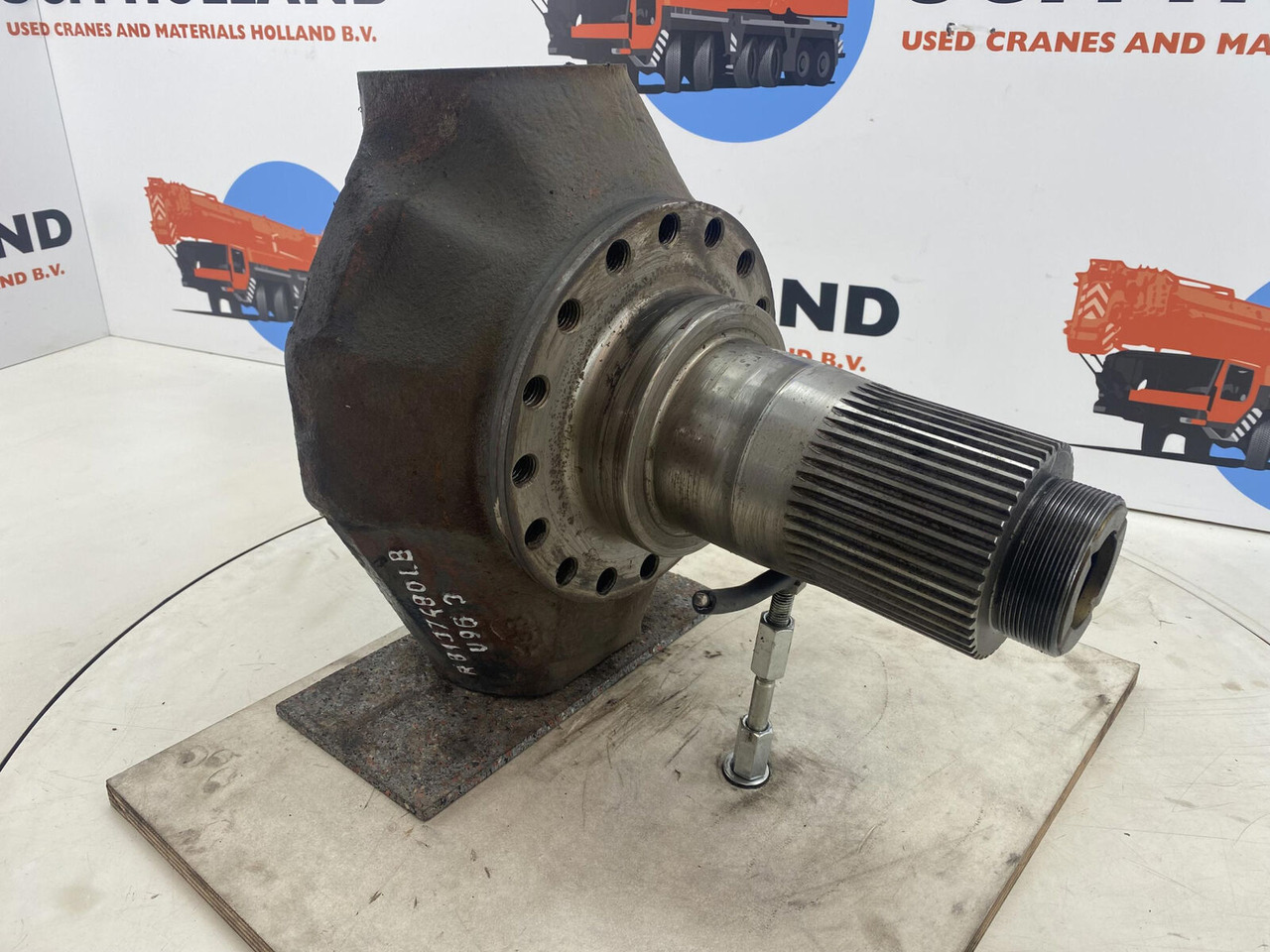 PPM 250 ATT Steering knuckle 16 holes axle 1 - مفصل التوجيه - موبايل كرين: صور 3 PPM 250 ATT Steering knuckle 16 holes axle 1 - مفصل التوجيه - موبايل كرين: صور 3