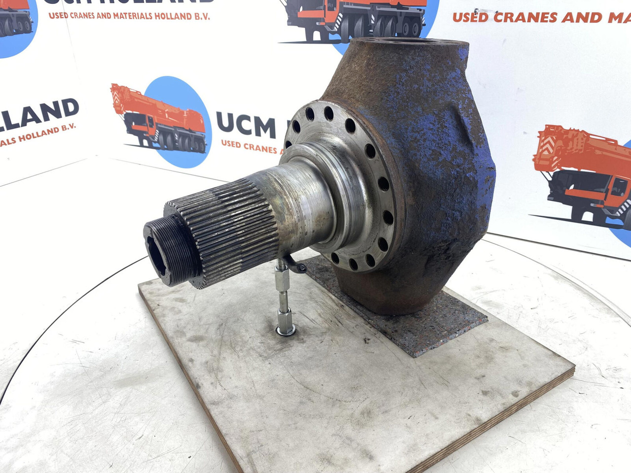 Terex AC 205 Steering knuckle 16 holes - مفصل التوجيه - موبايل كرين: صور 1 Terex AC 205 Steering knuckle 16 holes - مفصل التوجيه - موبايل كرين: صور 1
