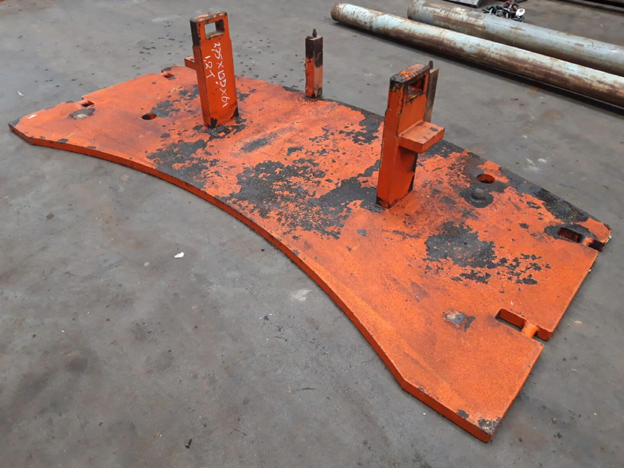 Terex AC 205 counterweight 1,2 ton - ثقل موازن - موبايل كرين: صور 1 Terex AC 205 counterweight 1,2 ton - ثقل موازن - موبايل كرين: صور 1