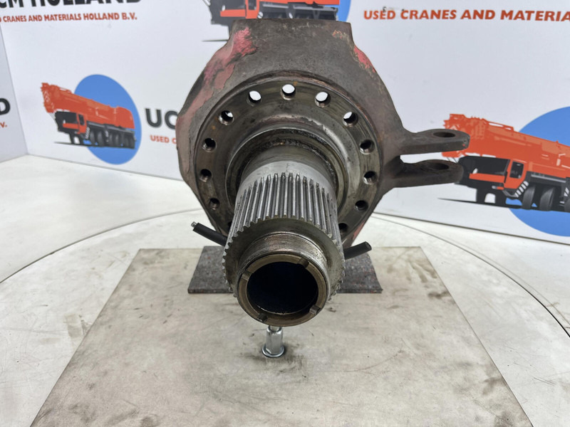 Terex Terex Demag AC 35 Steering knuckle 16 holes axle 2 left - مفصل التوجيه - الرافعة: صور 2 Terex Terex Demag AC 35 Steering knuckle 16 holes axle 2 left - مفصل التوجيه - الرافعة: صور 2