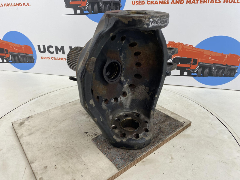 Terex Terex Demag AC 35 Steering knuckle 16 holes axle 2 right - مفصل التوجيه - الرافعة: صور 4 Terex Terex Demag AC 35 Steering knuckle 16 holes axle 2 right - مفصل التوجيه - الرافعة: صور 4
